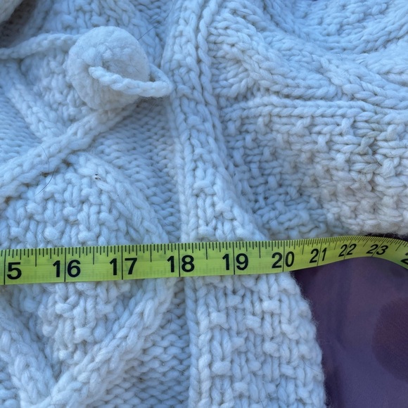 Fleece lined, hand-knit , wool , zip up , hooded sweater. NWT - Picture 5 of 7